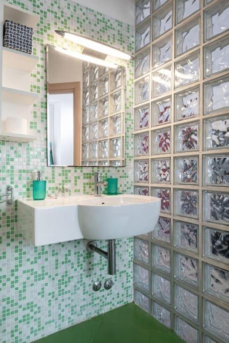 Unyca - Charming Cozy Retreat -